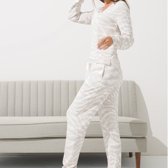NWOT L Soma Weekend Sunday Graceful Zebra Grand Gray Lounge Top and Pant - Picture 3 of 8